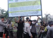 Pasang Plang Permanen di Lahan Bekas Karhutla, Kapolres Rohil Ingatkan Warga