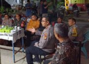 Tinjau Satkamling, Kapolsek Tenayan Raya Tekankan Pentingnya Ronda Malam