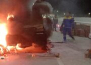 Mobil Pikap Bermuatan Ribuan Telur Terbakar di Tol Pekanbaru – Bangkinang