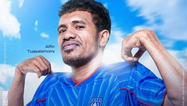 Sah, Alfin Tuasalamony Resmi Bergabung Dengan PSPS Pekanbaru.(ist)