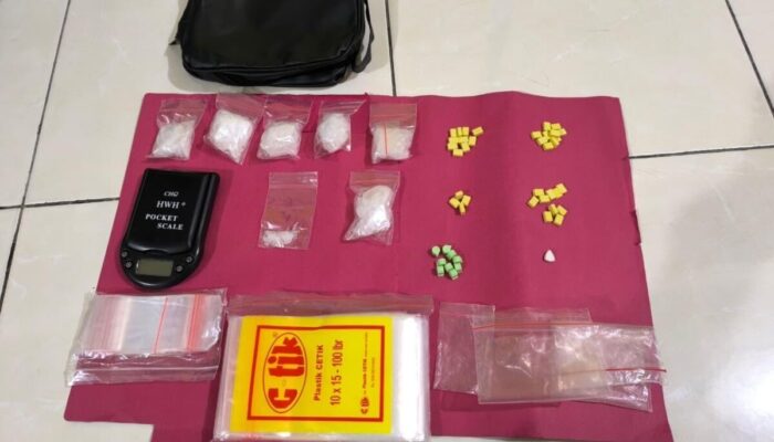 Ditresnarkoba Polda Riau Bekuk Dua Pengedar Sabu dan Ekstasi di Pekanbaru