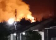 Dentuman Keras Gegerkan Dumai, Kilang Pertamina Dilalap Api