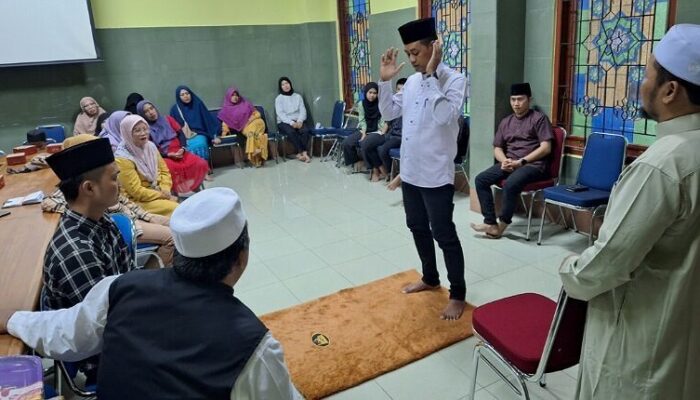 Belasan Mualaf di Riau Dibekali Ilmu Shalat oleh Mualaf Center