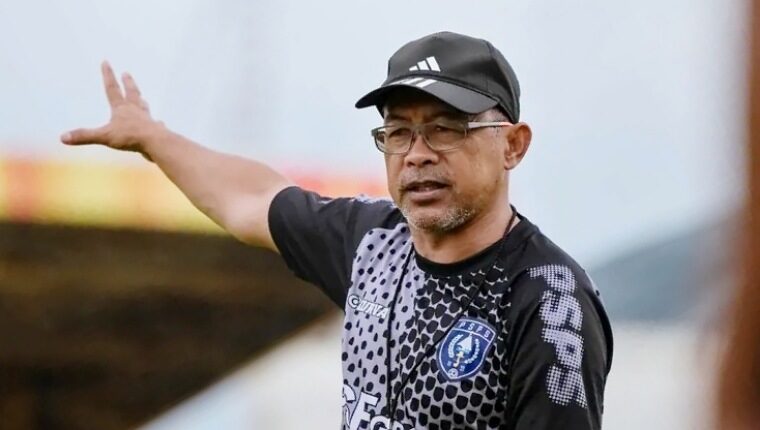 Head Coach PSPS Pekanbaru, Aji Santoso.(ist)