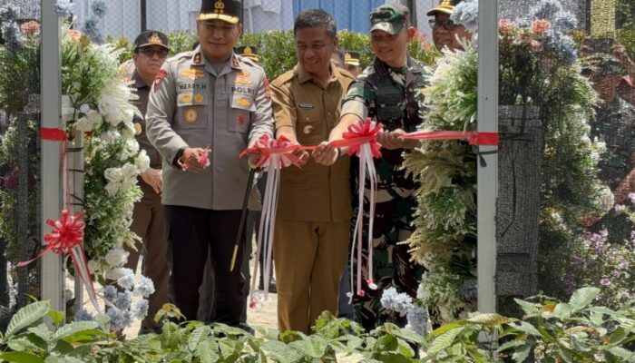 Ajak Masyarakat Gemar Tanam Pohon, Irjen Herry Resmikan Bank Pohon Polres Kampar