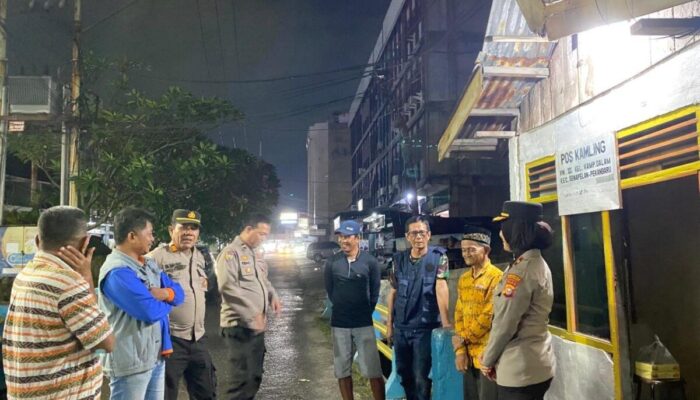 Patroli Malam, Polsek Senapelan Ajak Warga Aktif Jaga Keamanan Lingkungan