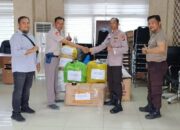 Polsek Tenayan Raya Salurkan 25 Kardus Pakaian Bekas untuk Korban Banjir Bandang di Sumbar