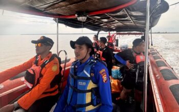 ABK KM Makmur Jaya 89 Jatuh ke Laut di Perairan Bengkalis, Tim SAR Lanjutkan Pencarian