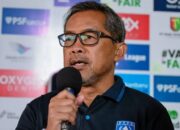 PSPS vs Persekat, Aji Santoso Pasang Target Poin Maksimal di Stadion Kaharuddin Nasution