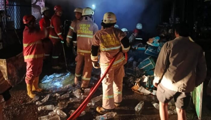 Kebakaran Ruko di Bukit Raya, Bocah 7 Tahun Ditemukan Meninggal di Tangga Darurat