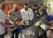 Kurir Diupah hingga Rp60 Juta, Polda Riau Musnahkan 29,87 Kg Sabu dan Puluhan Ribu Butir Ekstasi