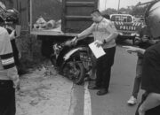 Motor Pelajar Bonceng Tiga Tabrak Truk Parkir di Rumbai Pesisir, Satu Tewas