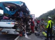 Bus Pelangi Tabrak Truk di Tol Pekanbaru-Dumai, Dua Tewas dan 16 Penumpang Luka
