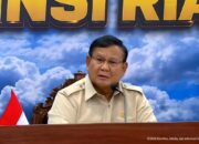 Prabowo Kunjungi Riau, Apresiasi Penanganan Karhutla dan Soroti Kinerja Kapolda-Pangdam