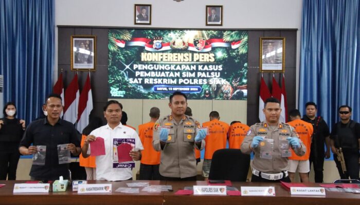 Polres Siak Bongkar Sindikat SIM Palsu, 8 Orang Ditangkap