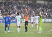 Kartu Merah Warnai Duel PSPS vs PSMS, Skor Masih 0-0