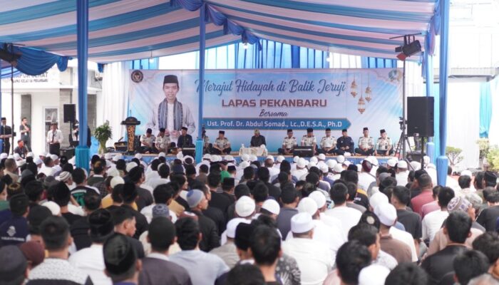 UAS Beri Tausiyah kepada 1.900 Warga Binaan Lapas Pekanbaru, Ingatkan Pintu Hidayah Selalu Terbuka